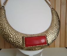 Chunky Hammered Gold Tone Collar Necklace  Red Cabochon
