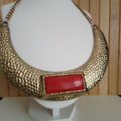 Chunky Hammered Gold Tone Collar Necklace  Red Cabochon
