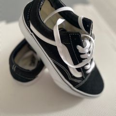 Vans Old Skool Platform trainers in black