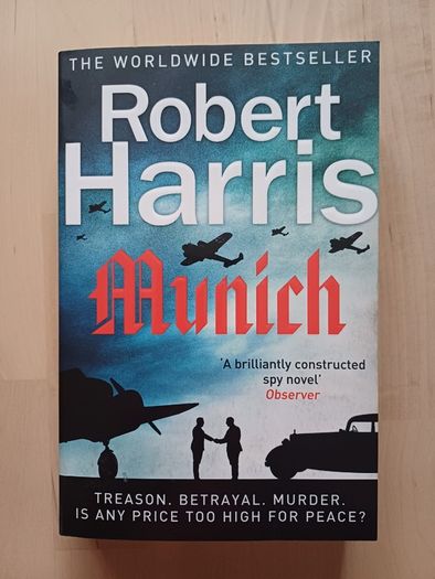 Munich by Robert Harris (Espionage Mystery Suspense Paperback 2018)