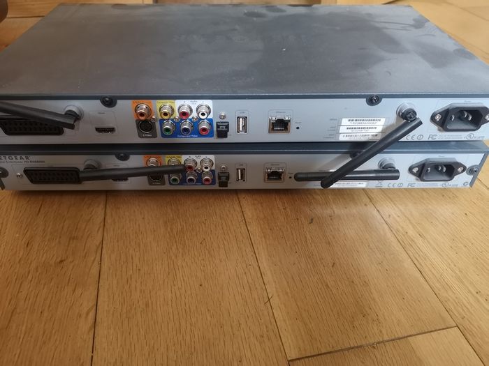2 x Netgear EVA8000 for sale