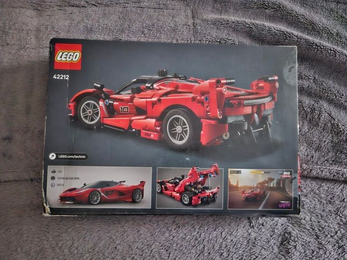 Brand new lego 42212 Ferrari FXX K
