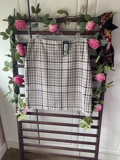 skirt  bnwt marks & Spencer size 12 herringbone mini skirt
