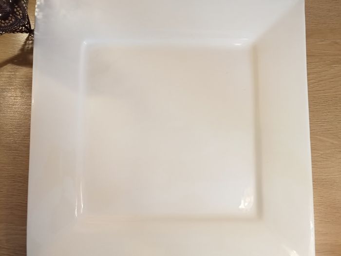 Porcelain 10 Strawberry Street Serving Platter / Plate / Centre Piece, Whittier Collection (40cm)