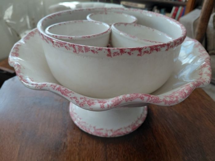 Vintage Italian fruit bowl set features hand painted fruit decorations