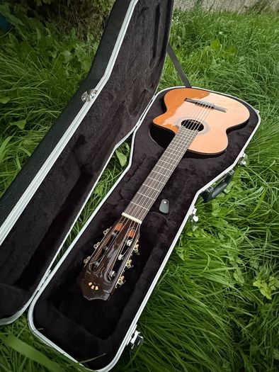 Cordoba C7-CE Classical Electro-Acoustic Guitar + Hard Case