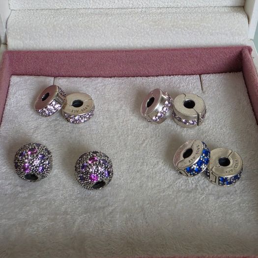 Pandora various charms clips set of two very good condition 25e pairs