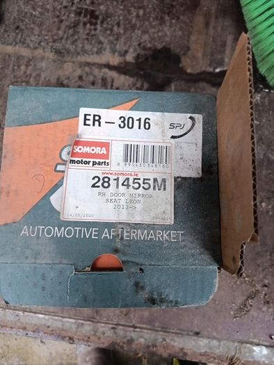 2013 seat leon RH door mirror