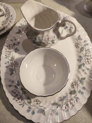 Rare find 15 pieces set Johnson Brothers Ironstone, Pattern 1H1, Vintage Set Of 4 cups and saucers with side plates ,milk jug ,sugar bowl and large oval platter plate Swirl Edge, Platinum Trim