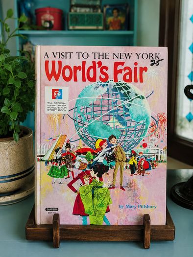 A Visit To The New York World's Fair 1964 Official Book Mary Pillsbury
