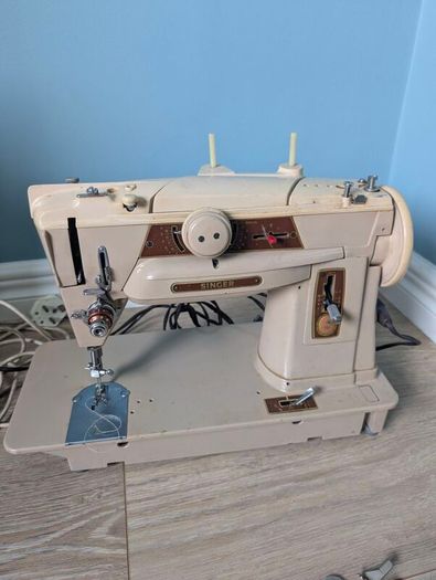 SINGER 401G Vintage Sewing Machine