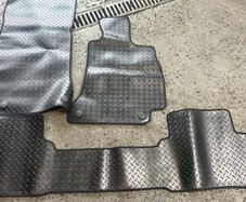 Prius Alpha Rubber mats
