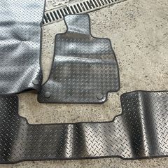 Prius Alpha Rubber mats