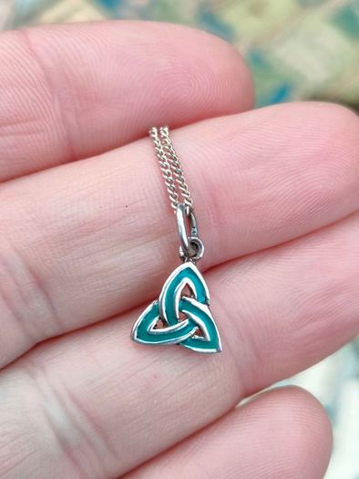 Sterling silver Celtic knot pendant necklace