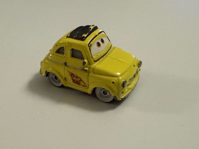 Disney Pixar Cars Luigi