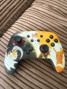 Nintendo Switch Pokemon Controller