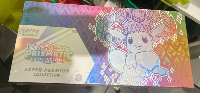 POKEMON TCG Scarlet & Violet Prismatic Evolutions Super Premium Collection