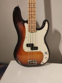 bass guitar  fender precision bass