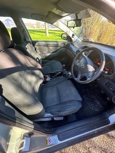 2005 Toyota Avensis
