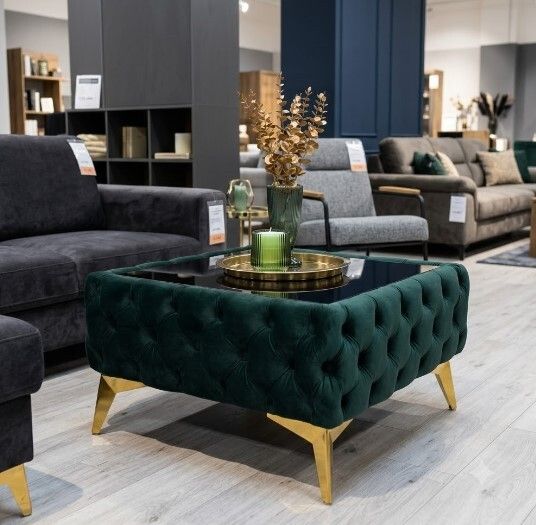 Chesterfield coffee table with glass 63x63x45cm