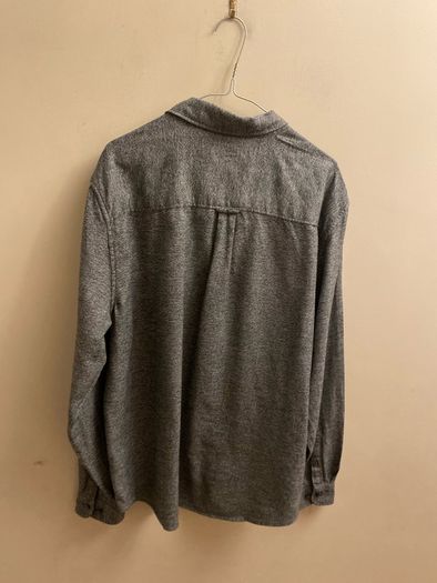 Grey shirt (XL)