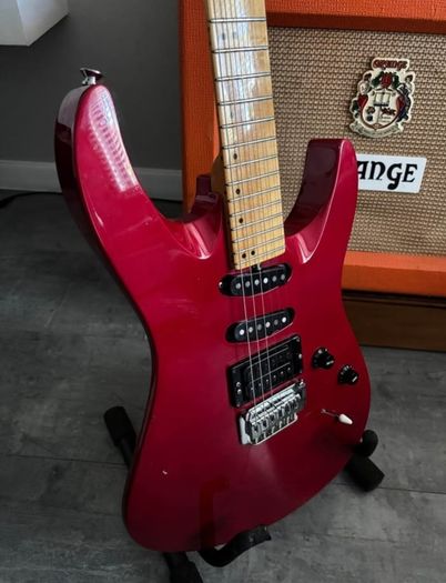 Mensfield  lutiers guitar