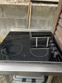 Electric hob