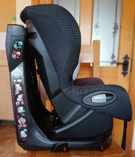 Maxi Cosi Car Seat with Swivel Base