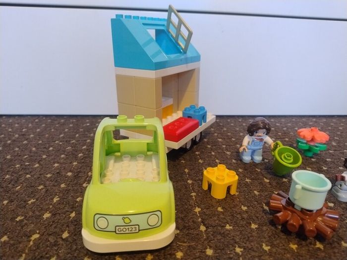Lego Duplo Family House on Wheels 10986