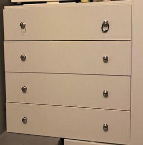 chest of drawers