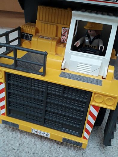 Playmobil Heavy Duty Dump Truck