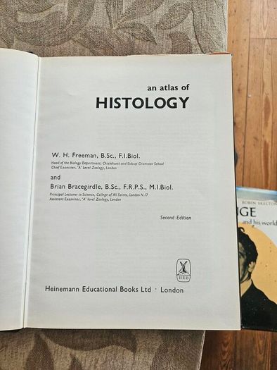 An Atlas Of Histology. By W.h. Freeman And Brian Bracegirdle. Second Edition Large Volume Hardback With Dustjacket.  Book In Good Condition.  Dustjacket Tatty.  See Photos For Same.