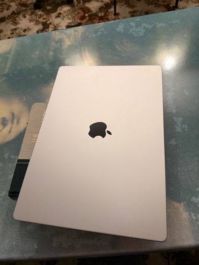 Macbook Pro 16" M3 Pro | Upgraded 36gb Ram | 512gb Ssd | Silver