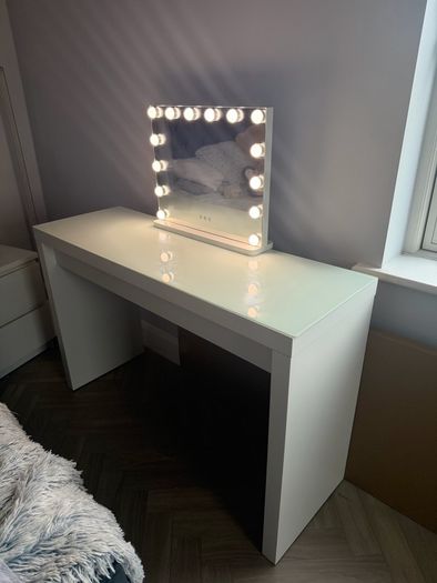 IKEA malm vanity / dressing table with mirror