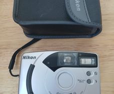 Nikon EF400 SV 28mm with case