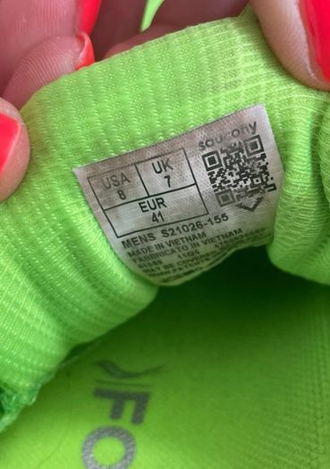 Green Saucony hurricane 25 runners
