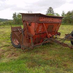 Turf hopper