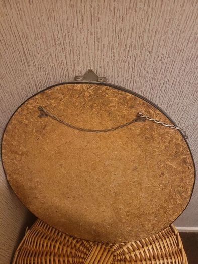 round mirror