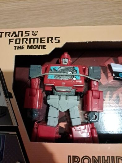 Transformers: Studio Series '86: Ironhide 5.5'' & Prowl 5''