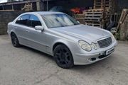 Mercedes E200 Breaking.