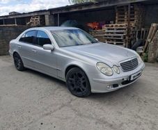 Mercedes E200 Breaking.
