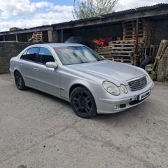 Mercedes E200 Breaking.