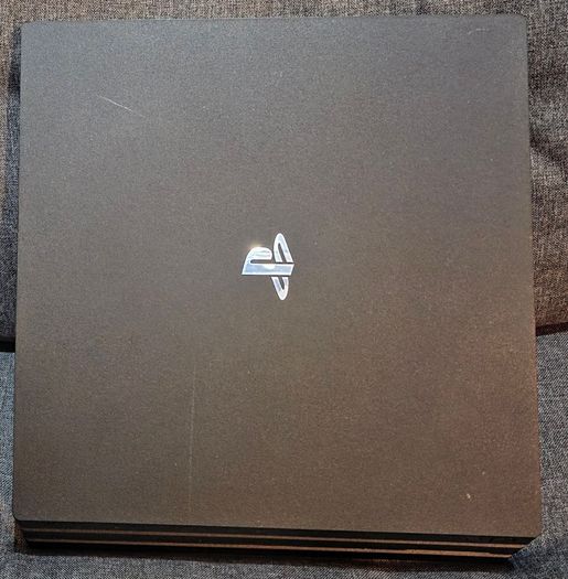 PS4 Pro 1TB with firmware 9.00 Jailbroken
