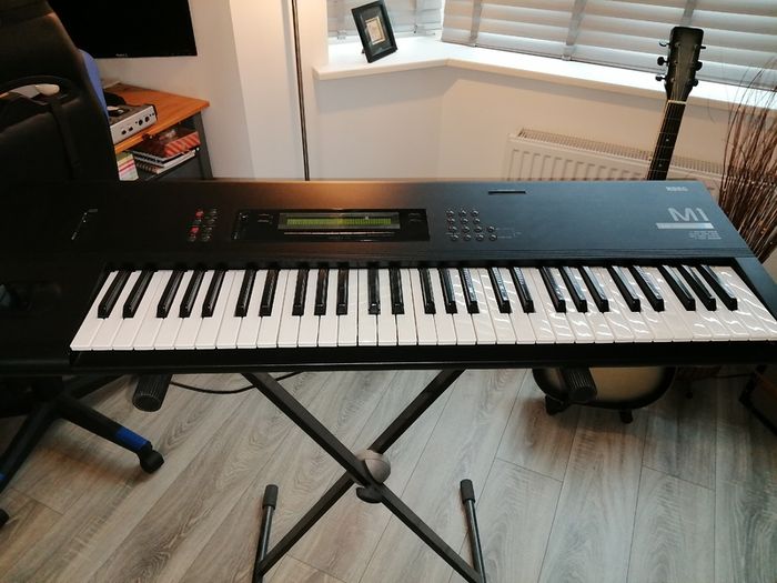 Korg M1 (extremely clean)