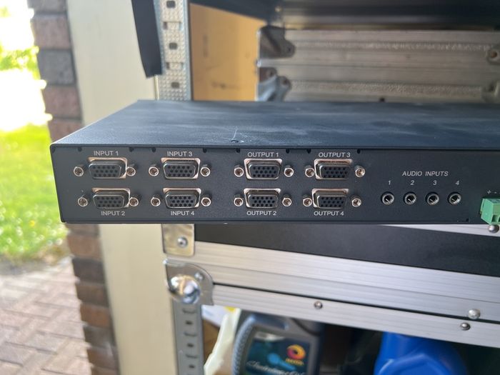 4x4 uxga matrix
