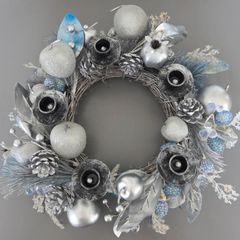 Wreath Table Wreath With Candle Holders