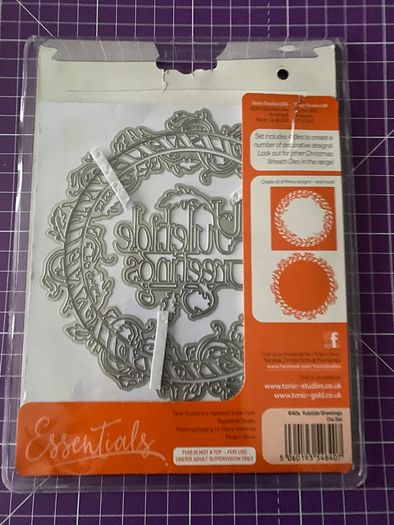 Tonic studios Christmas cutting die