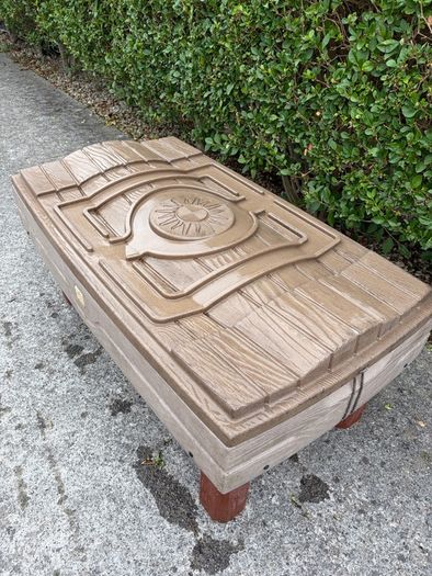Outdoor sand table
