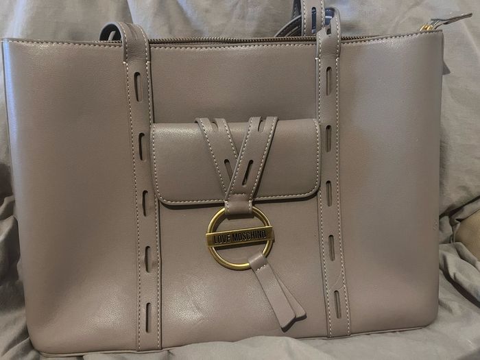 Love Moschino