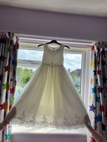 Cream lace&satin occasion communion dress bought in New Zealand